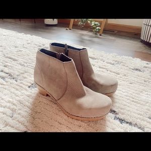 Dankso Maria clog boot light grey